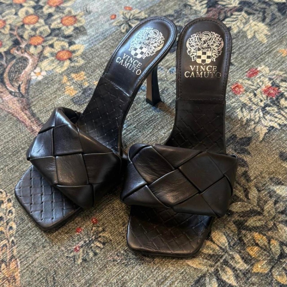 Vince Camuto size 6.5 heels